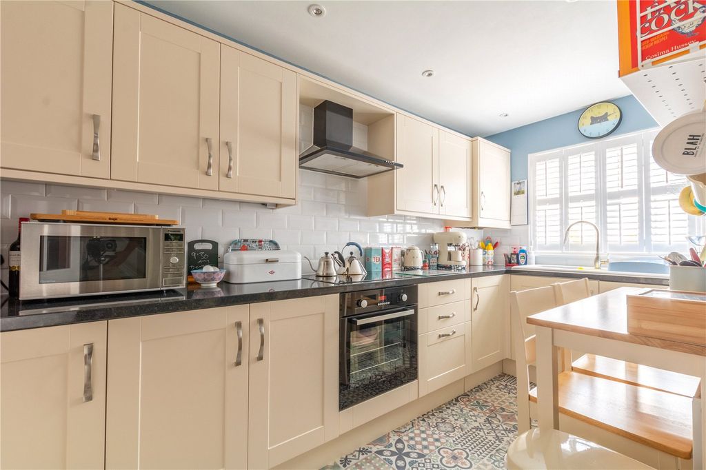 Property photo 3 of 17 Picture No. 02