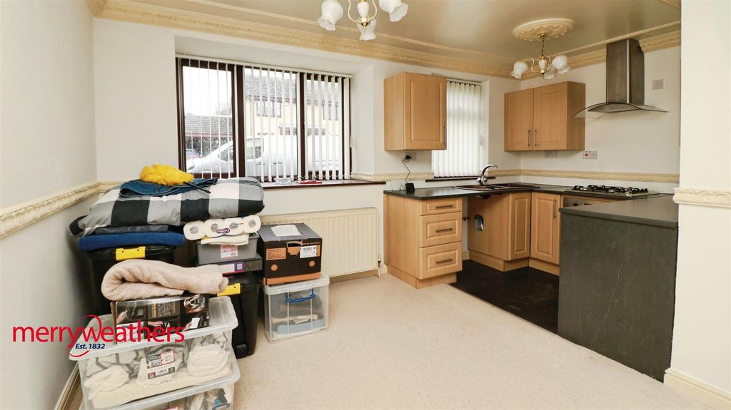 Property photo 2 of 5 Living Acommodation