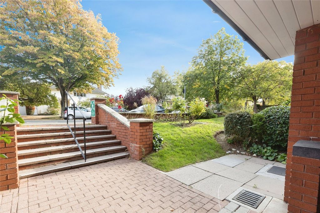 Property photo 2 of 9 General View