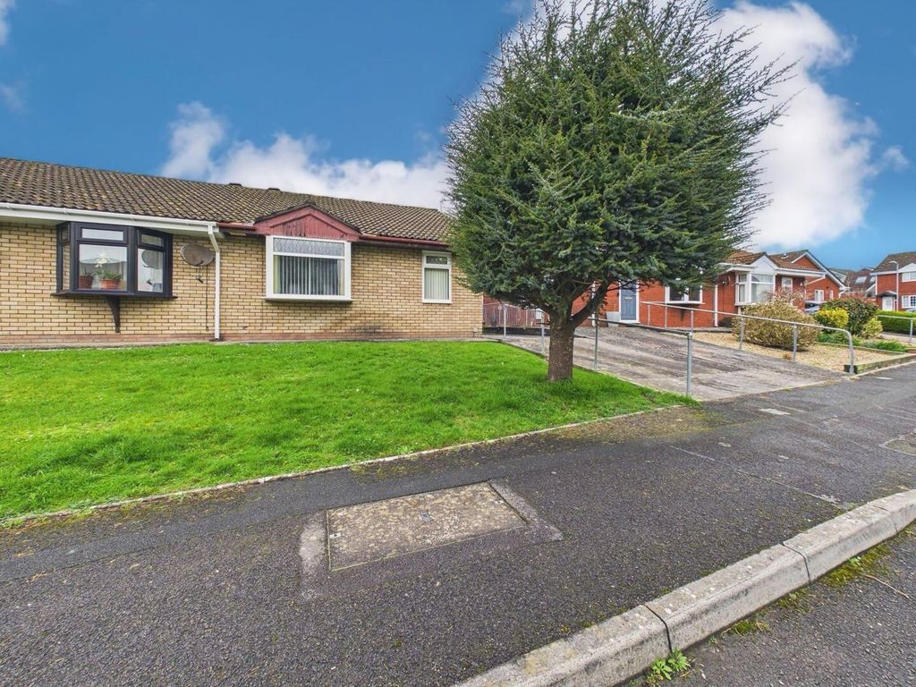 Property photo 1 of 14 Fairoak Chase.Jpg