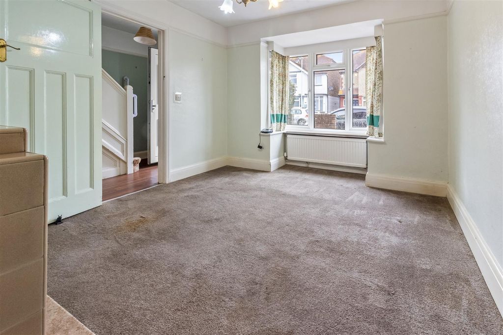 Property photo 2 of 27 63 Pavillion Road-025.Jpg