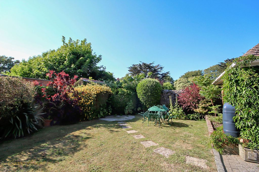 Property photo 2 of 13 Communal Garden