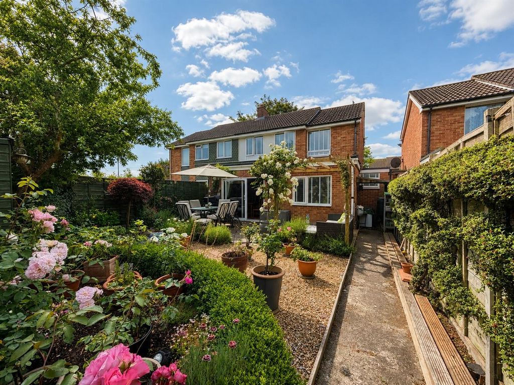 Property photo 2 of 18 F68C96C4-7182-408D-8De8-C3C7Dbdf9F79.Jpg