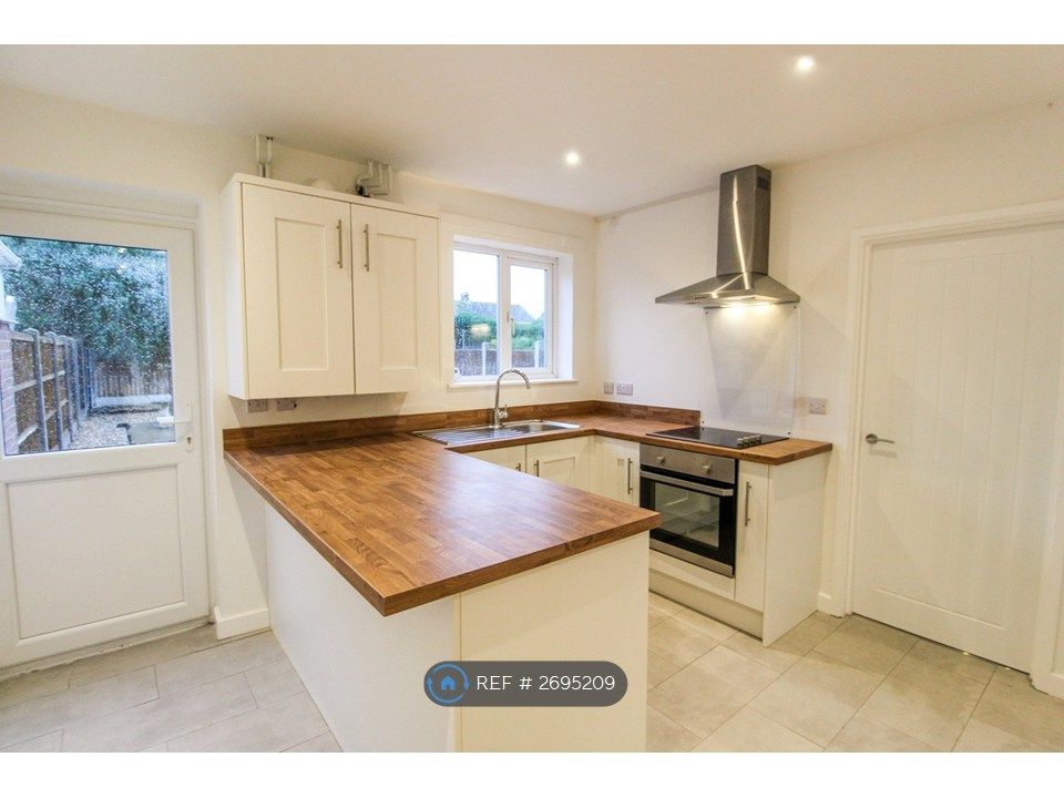Property photo 3 of 22 Kitchen