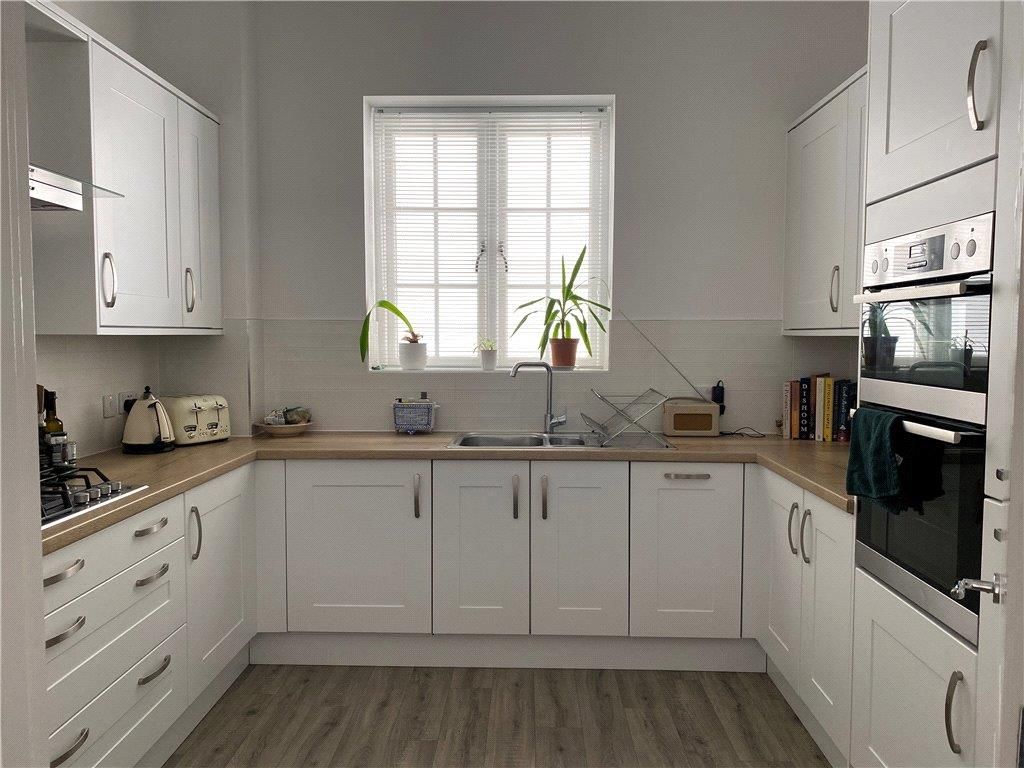 Property photo 1 of 7 Kitchen