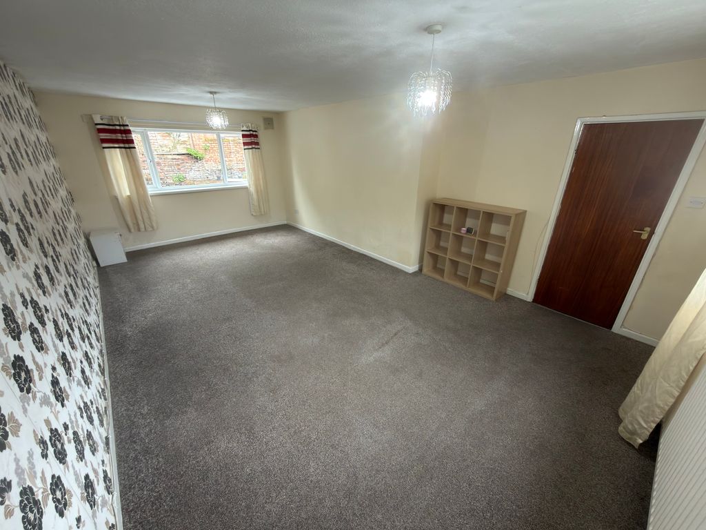 Property photo 2 of 15 Image