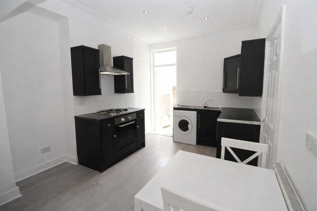 Property photo 1 of 15 4B3c5599-1Da2-4Fb2-834d-98Aa1A36Dba2.Png