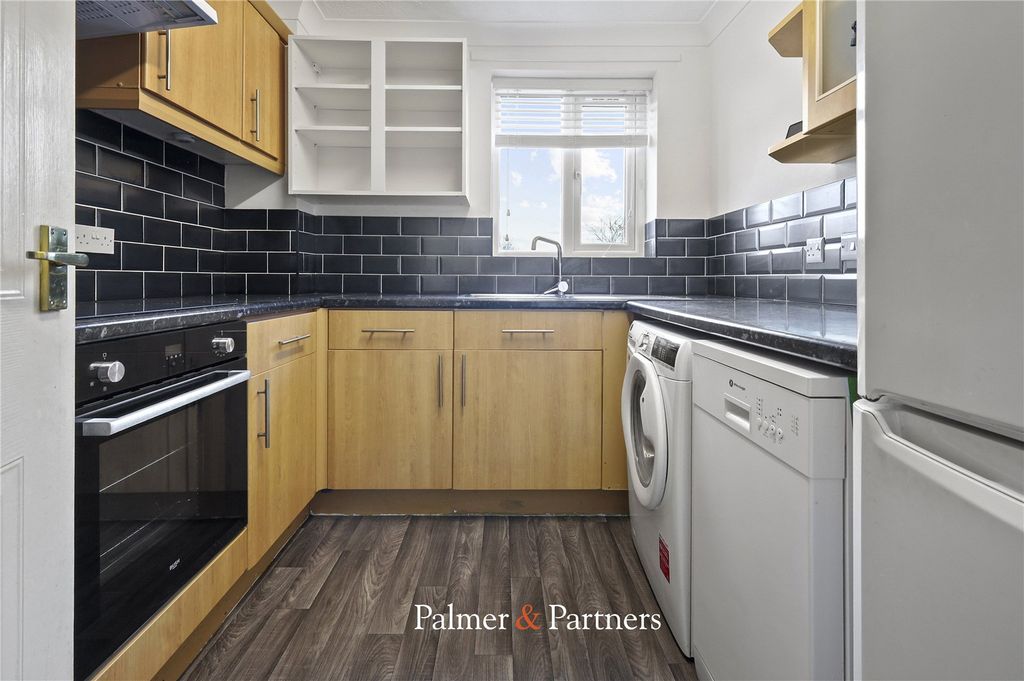 Property photo 2 of 5 Kitchen