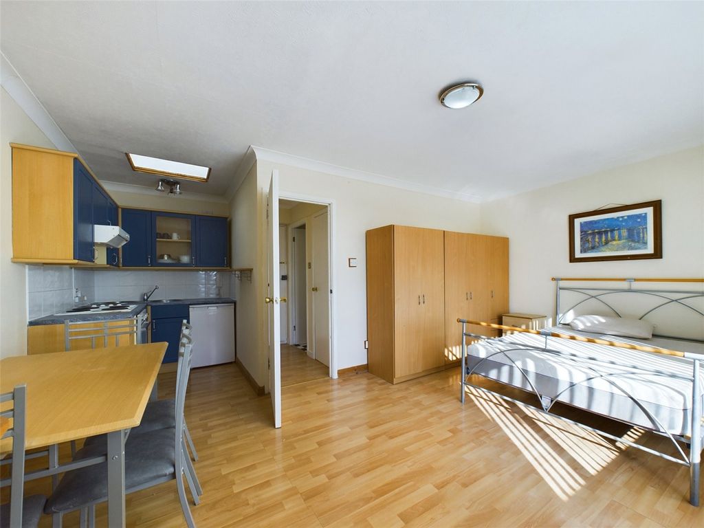 Property photo 3 of 12 Picture No. 02