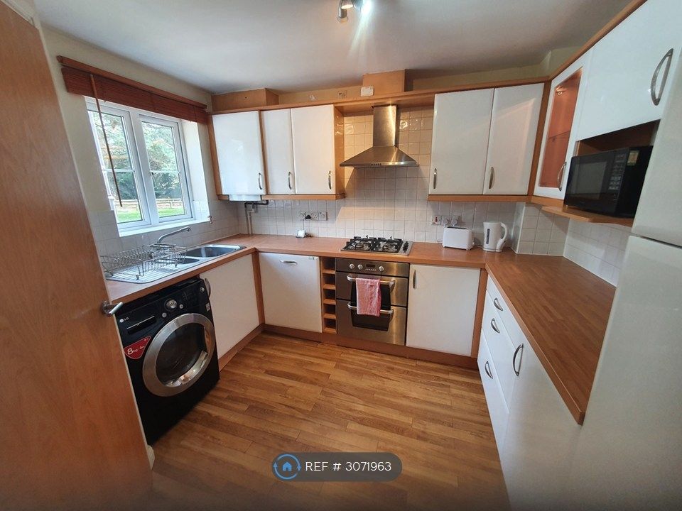 Property photo 3 of 23