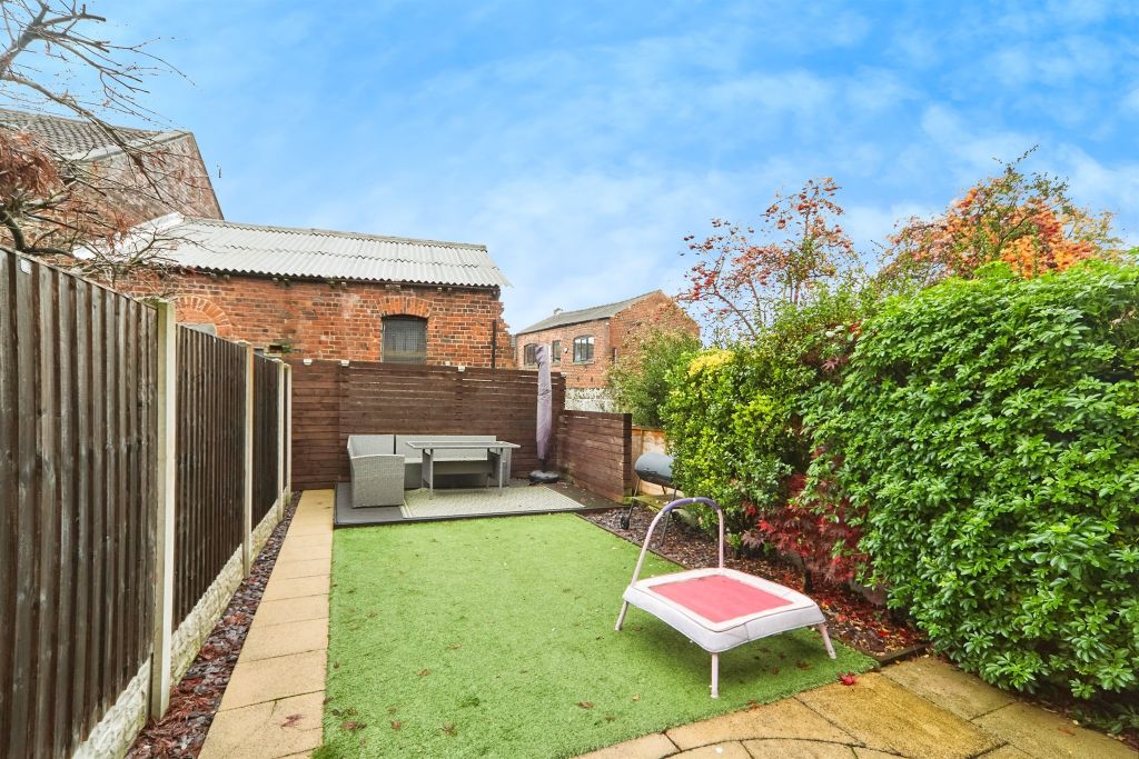 Property photo 2 of 17