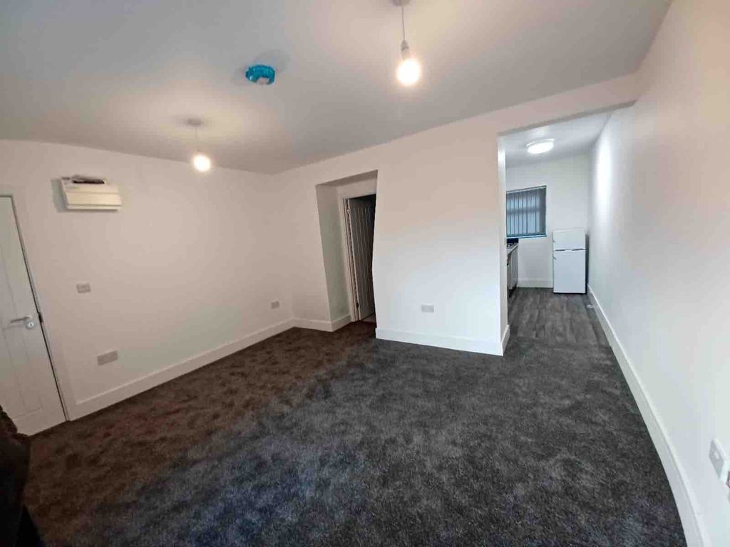 Property photo 2 of 6 Gallery