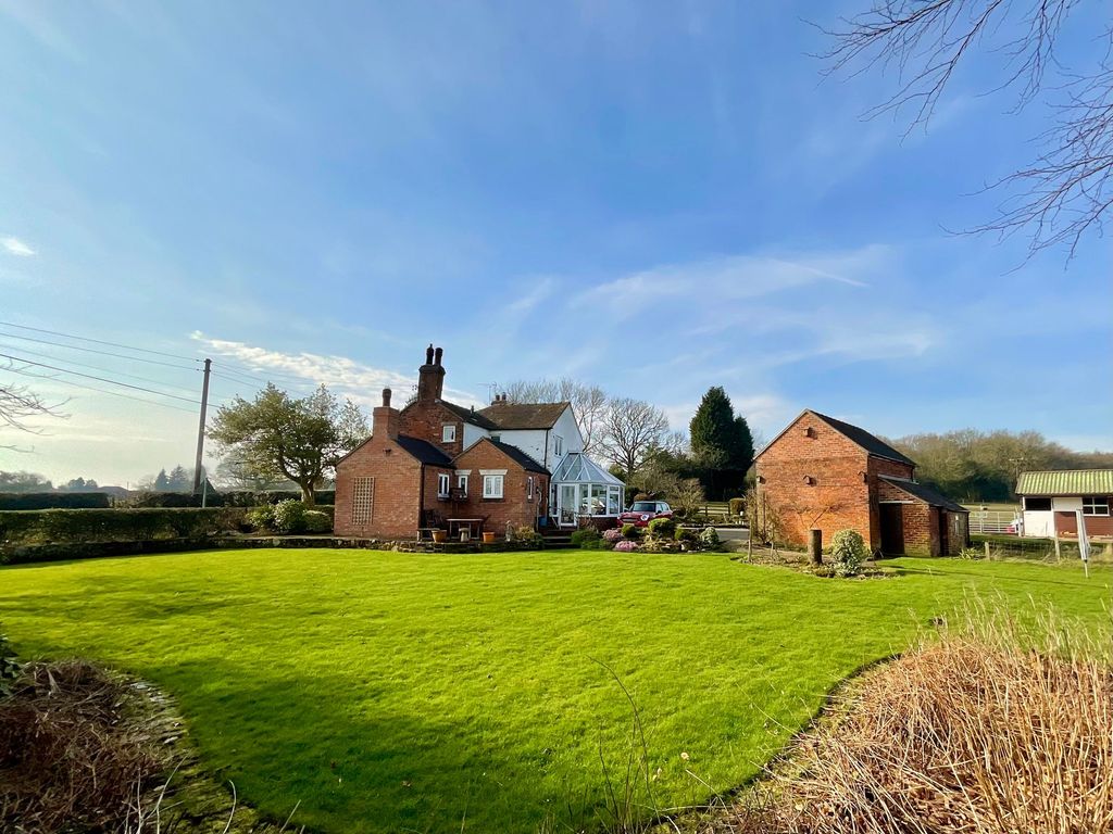 Property photo 1 of 32