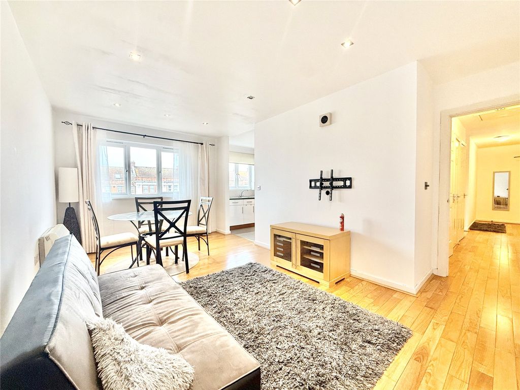 Property photo 1 of 9 Picture No. 05