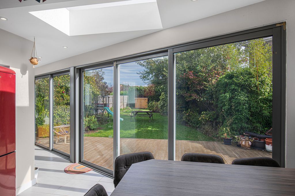 Property photo 1 of 20