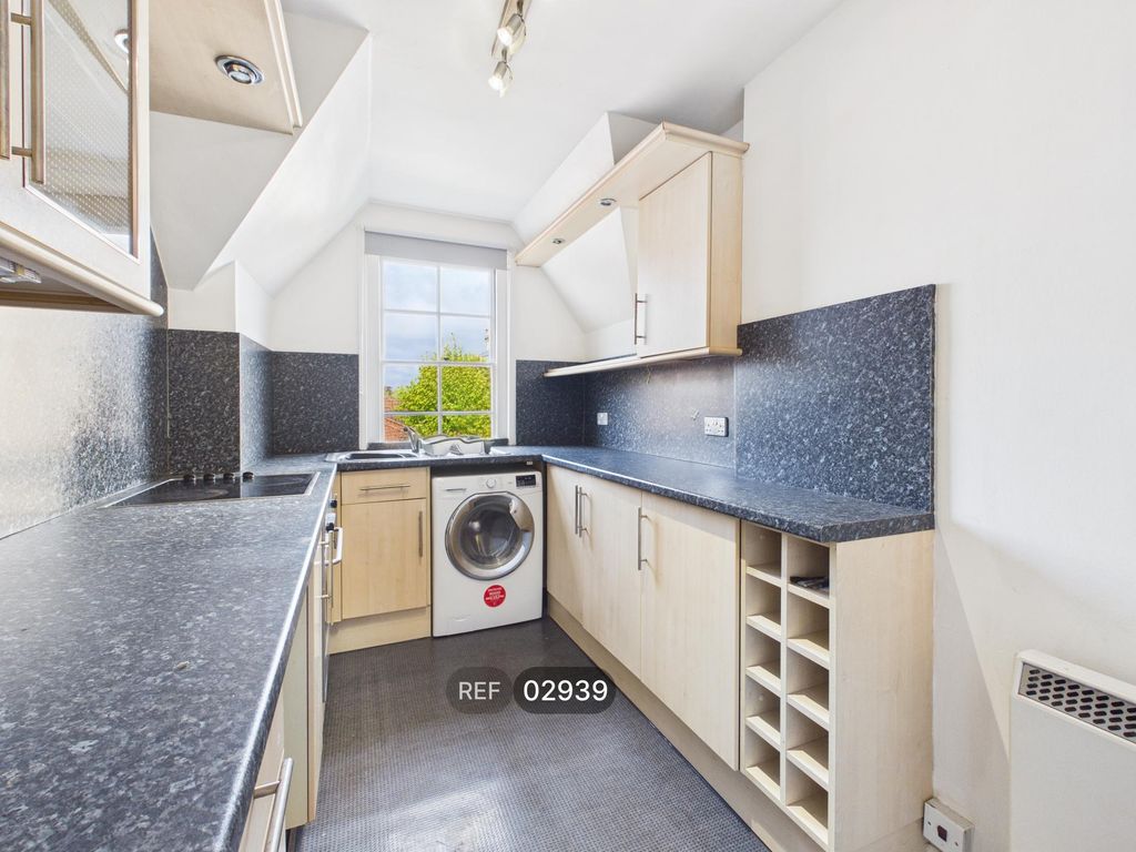 Property photo 2 of 19 Kitchen