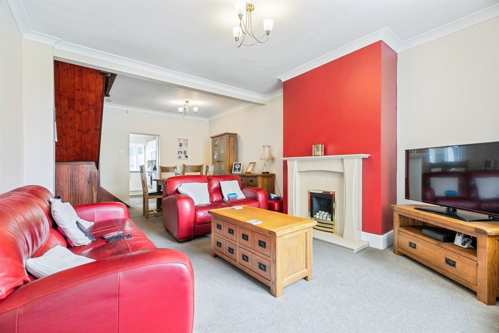 Property photo 3 of 14