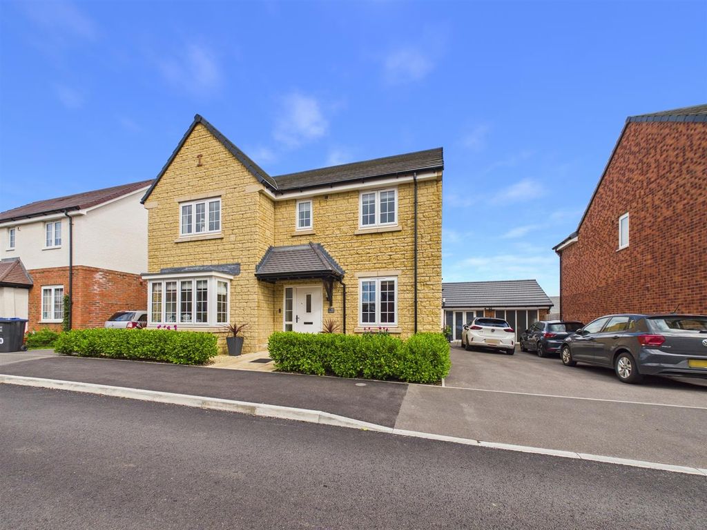 Property photo 1 of 20 Front