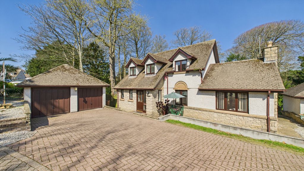 Property photo 1 of 11 4Â Bedroom Detached House For Sale