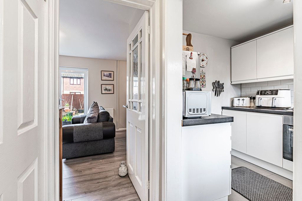 Property photo 3 of 26