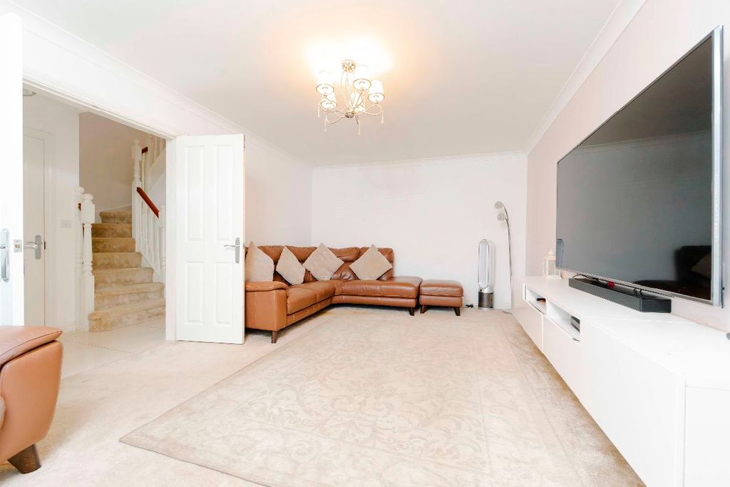 Property photo 1 of 40