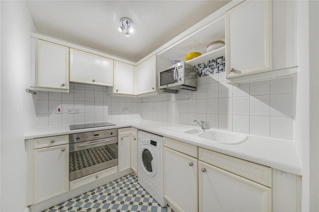 Property photo 2 of 24 Picture No. 08