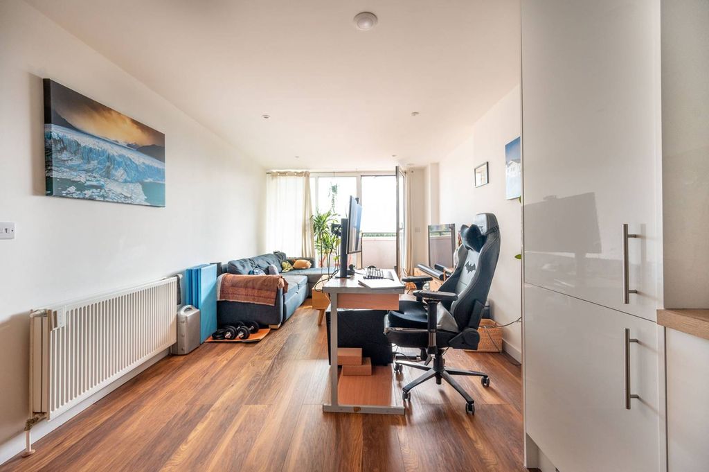 Property photo 2 of 9