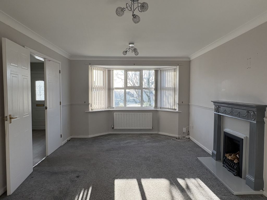 Property photo 3 of 5 Living Room