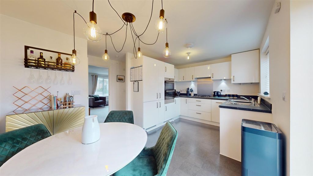 Property photo 3 of 13 Kitchen Diner