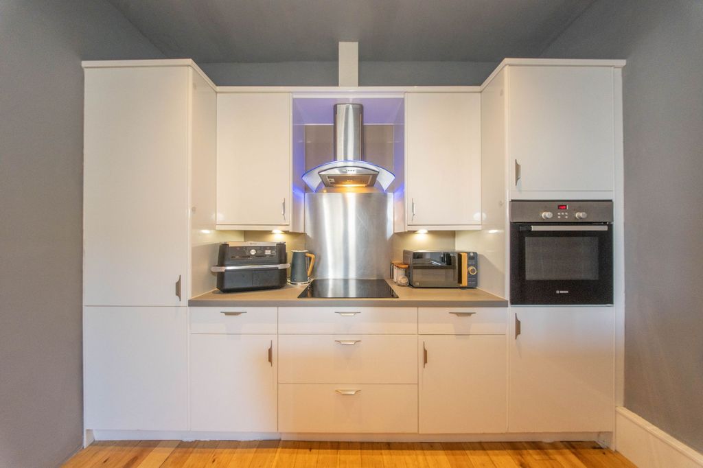 Property photo 2 of 19 Kitchen