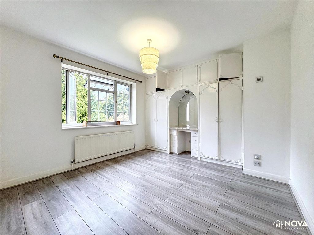 Additional image 19 of 4 bed detached house for saleOld Bedford Road, Luton LU2