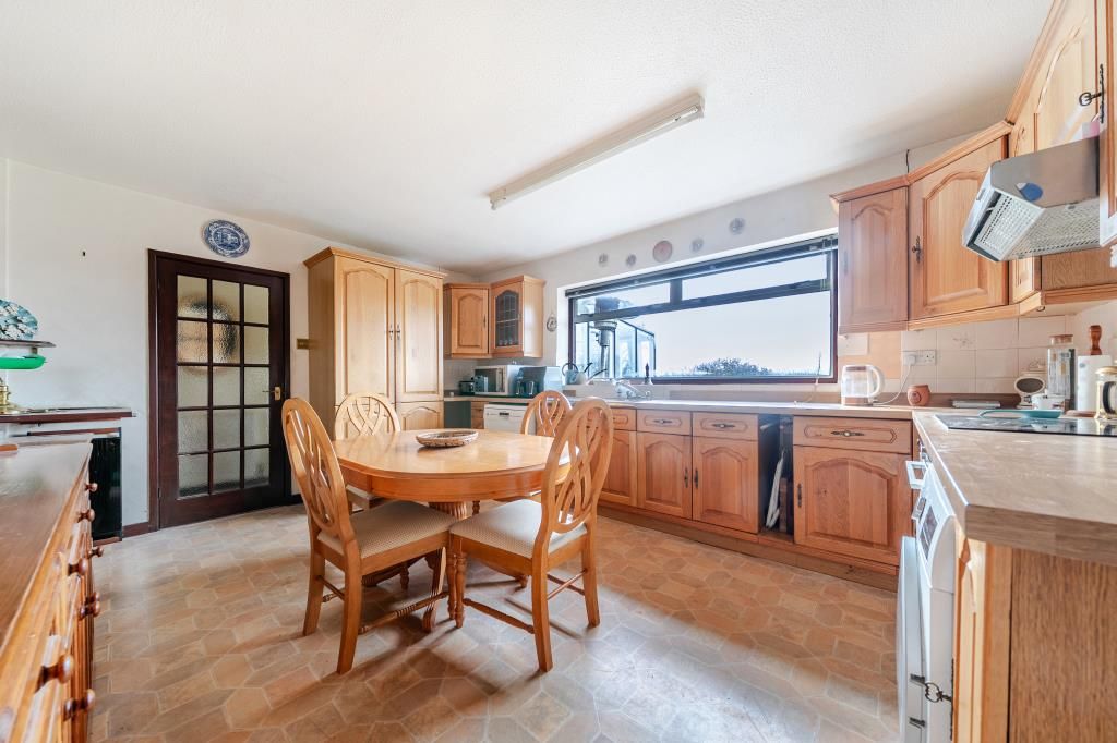 Property photo 3 of 21 Kitchen