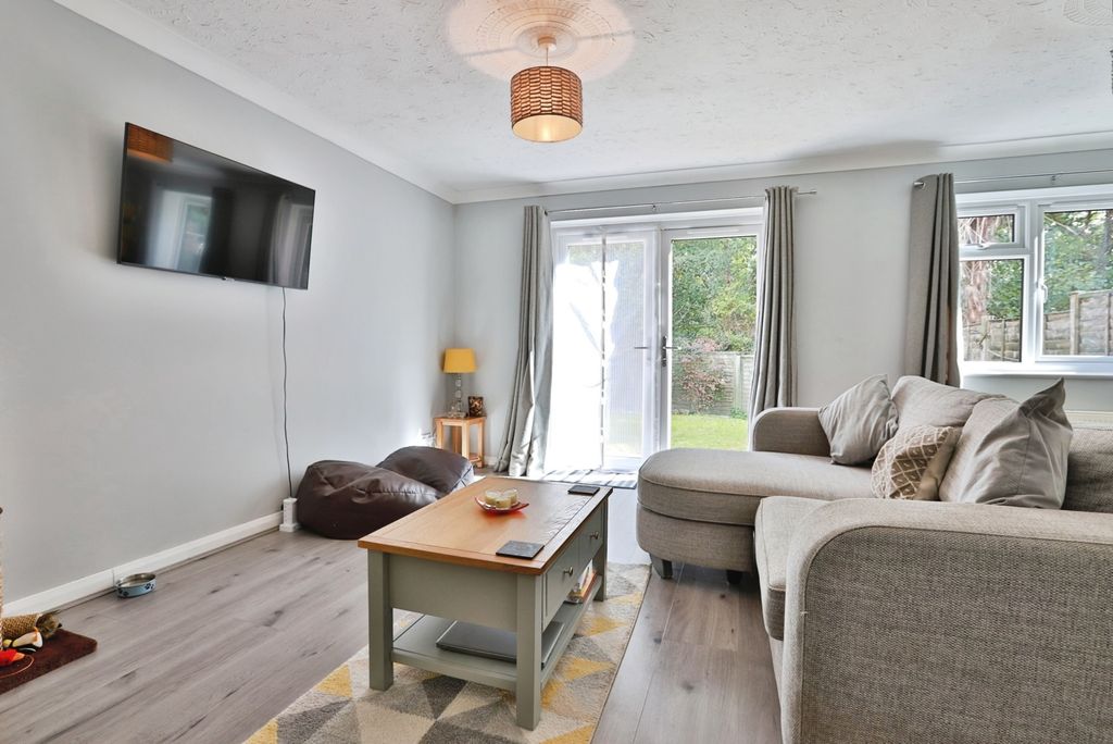 Property photo 3 of 18 Pbox-Img.Jpg