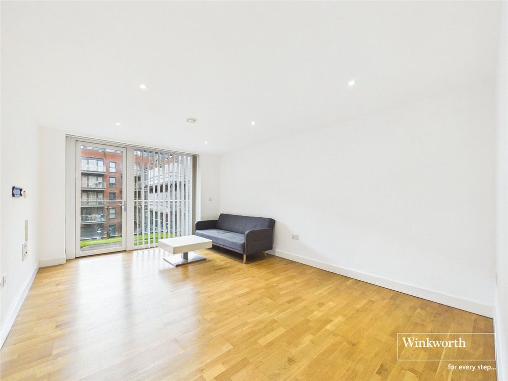 Property photo 2 of 11 Living Room