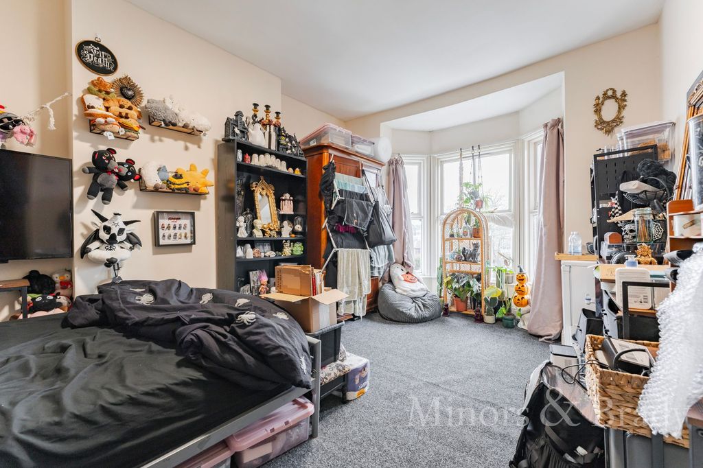 Property photo 3 of 6