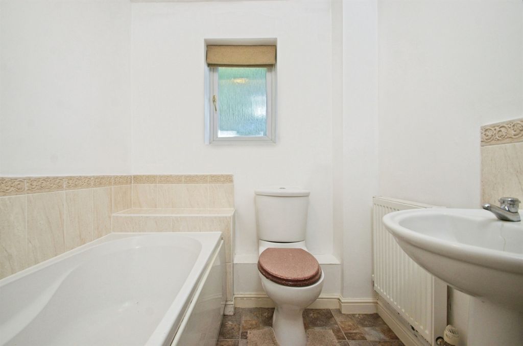 Property photo 3 of 19 Image