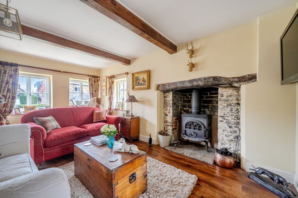 Property photo 3 of 8 3