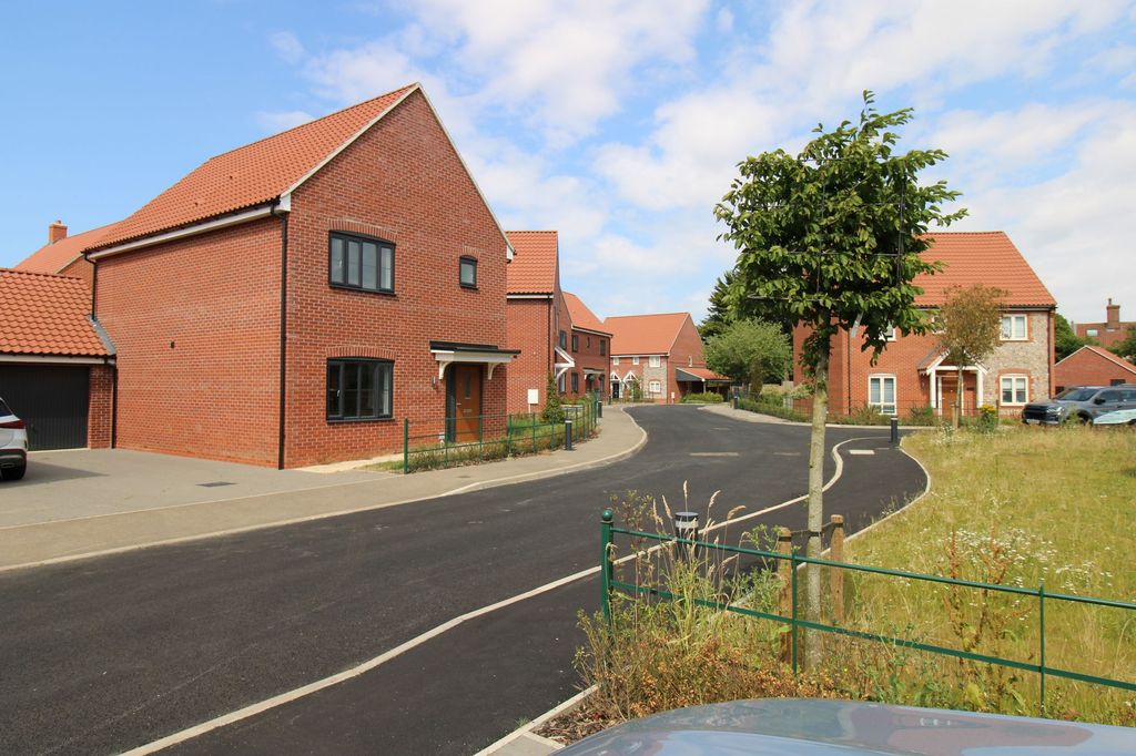 Property photo 2 of 16 Located In Quiet, Prestige Development