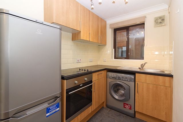 Property photo 2 of 8 Kitchen
