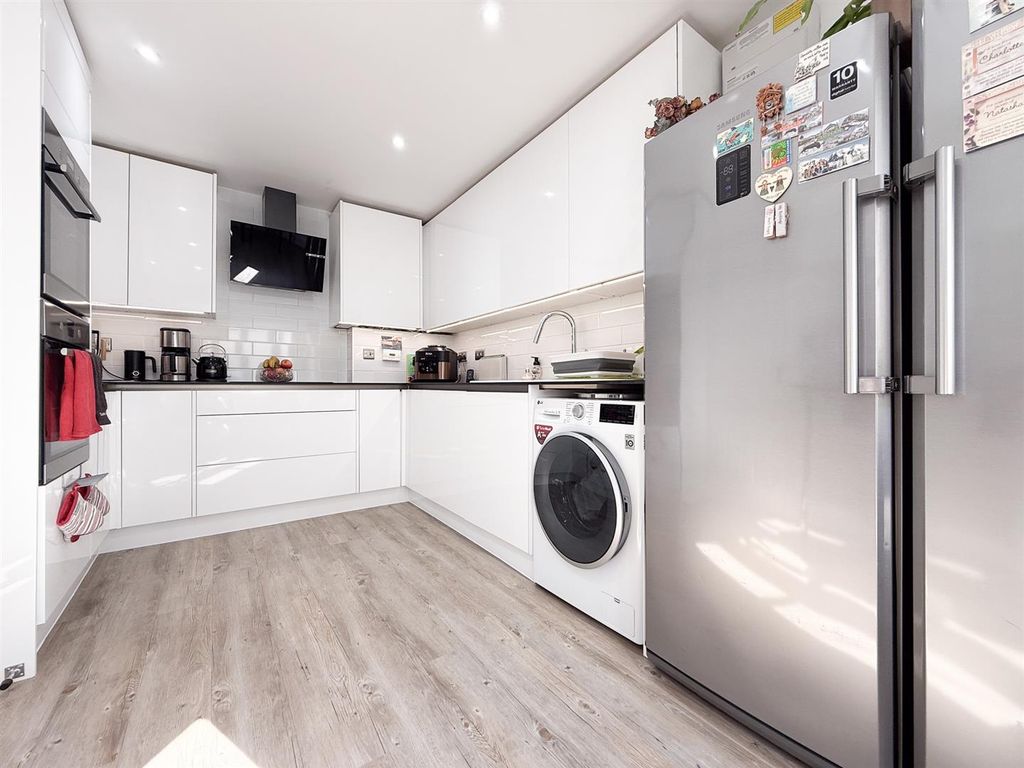 Property photo 2 of 13 Kitchen