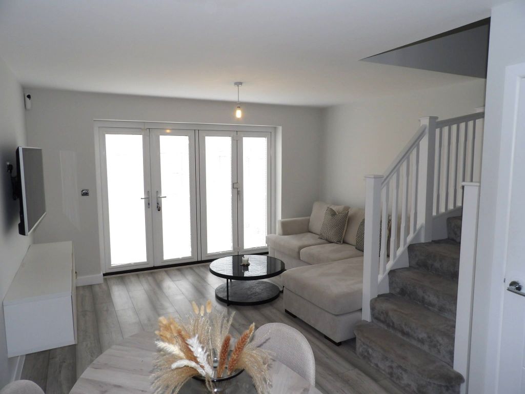 Property photo 2 of 13 Photograph 2