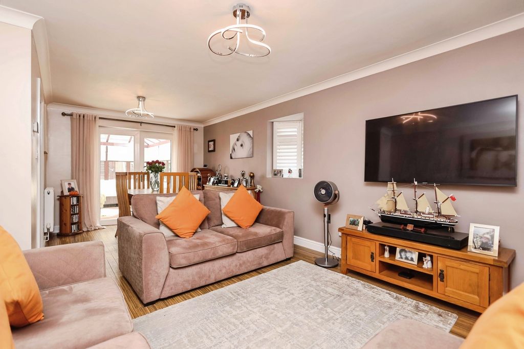 Property photo 2 of 20 Pbox-Img.Jpg