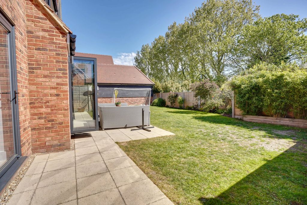 Property photo 3 of 21