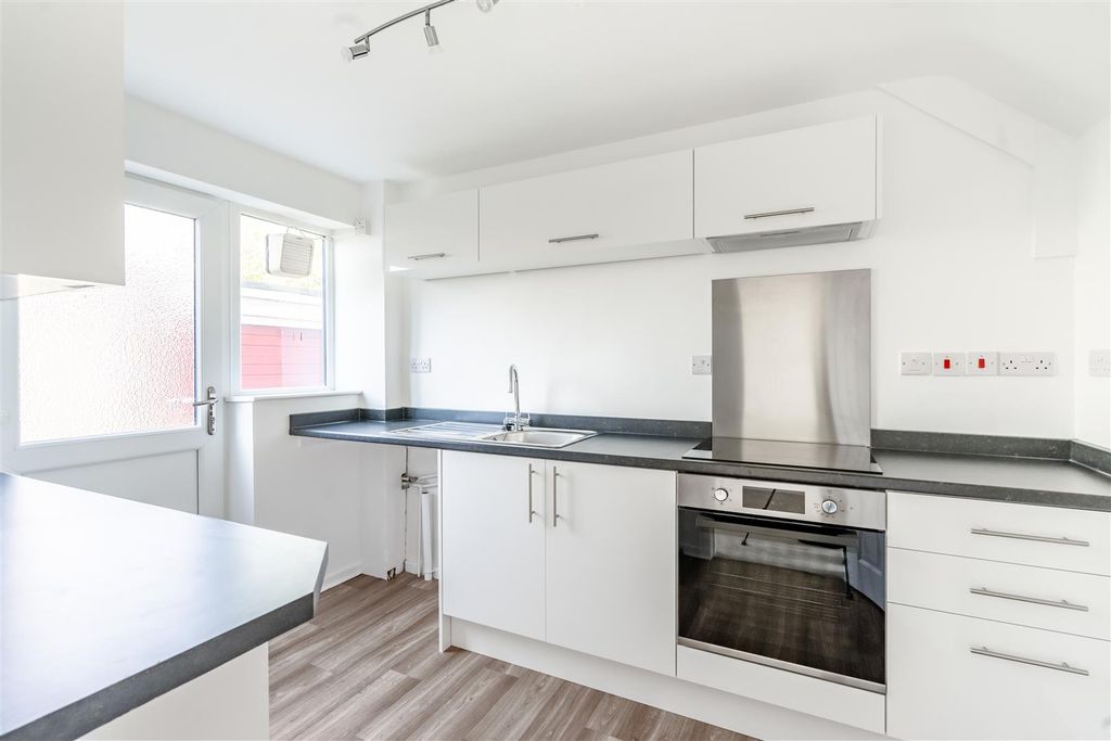 Property photo 2 of 12 3 Butt Hill-4.Jpg