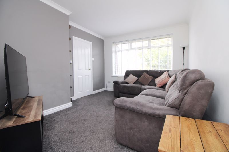 Property photo 2 of 17 Lounge
