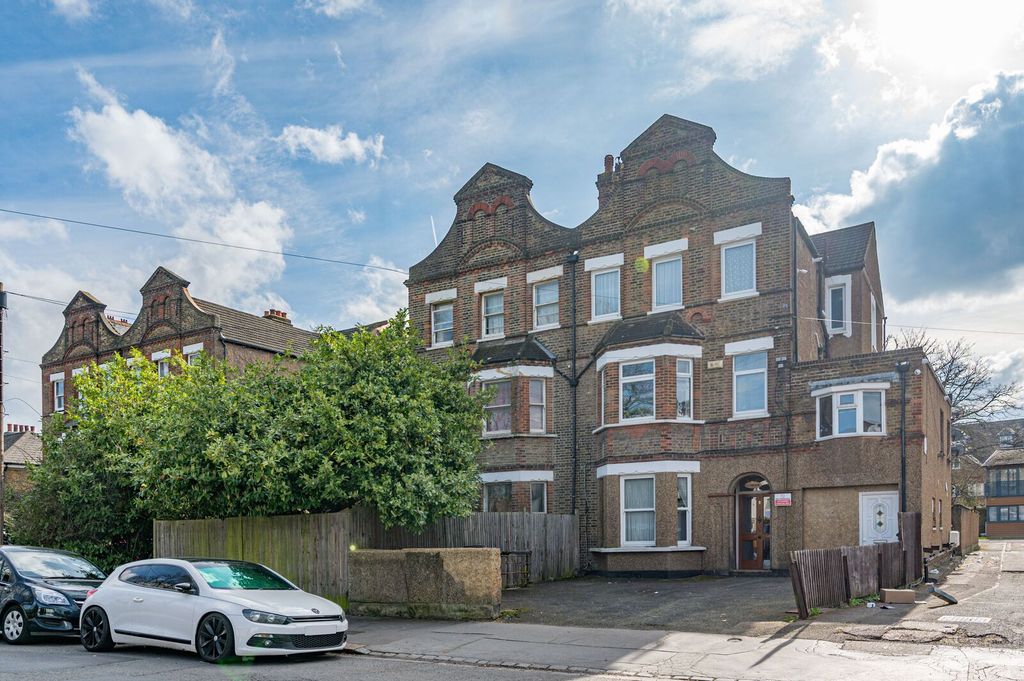 Property photo 1 of 6