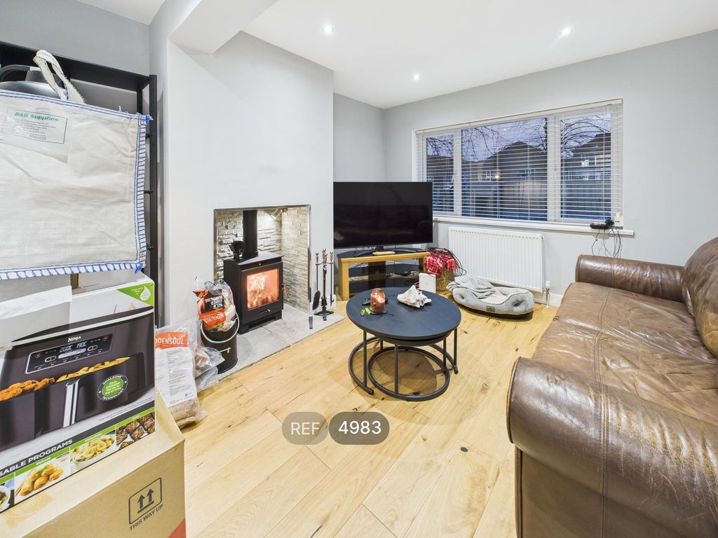 Property photo 2 of 9 Living Room