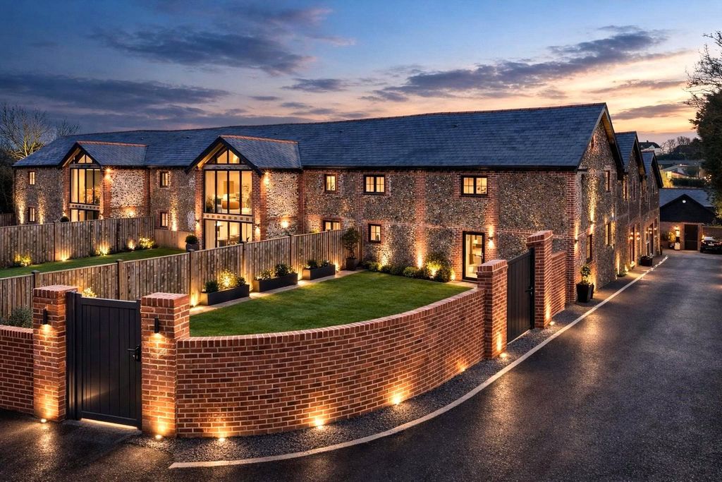 Property photo 1 of 20 Picture No. 01