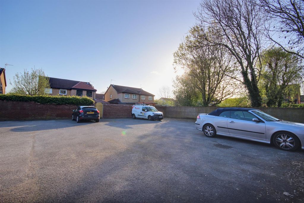 Additional image 7 of 1 bed flat for saleThurlow Avenue, Beverley HU17