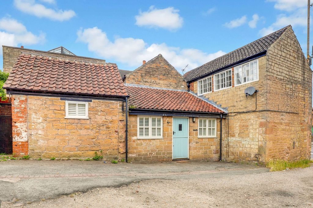 Property photo 1 of 29